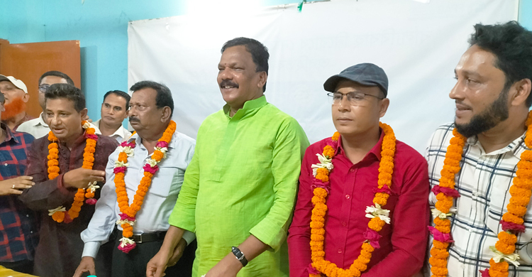 নোয়াখালী প্রেস ক্লাবের সভাপতি বখতিয়ার, সম্পাদক মঞ্জু