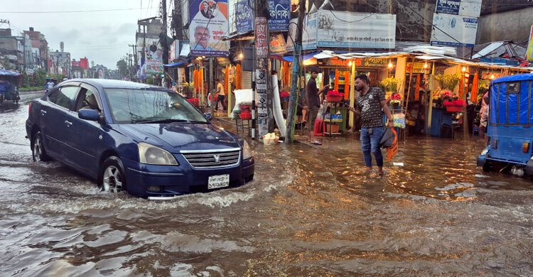 Over 2 lakh marooned in Noakhali