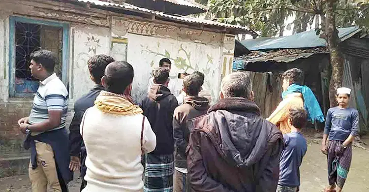 সপ্তম শ্রেণির ছাত্রীকে নিয়ে পালালেন ইমাম, আটকের পর গণপিটুনি