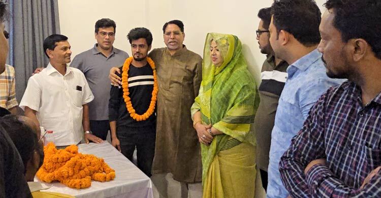 নোয়াখালী বিএনপির কারামুক্ত ২২ নেতাকর্মীকে সংবর্ধনা