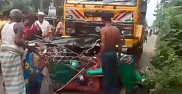 6 die as truck rams CNG-run auto-rickshaw in Noakhali