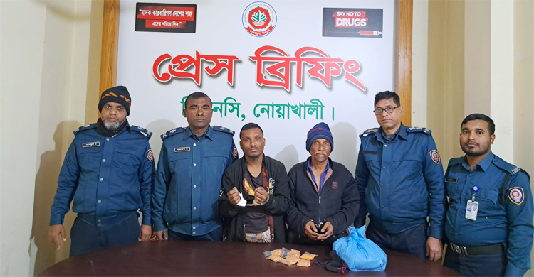 বাড়িতে পাইকারি দরে মাদক বিক্রি, বাবা-ছেলে গ্রেফতার