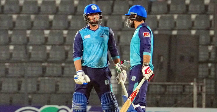 একই মাঠে স্বপ্ন এবং গর্ব— বিপিএলে বাবা-ছেলের আবেগী ইতিহাস