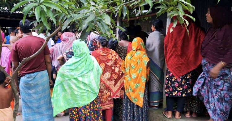 ঘরে প্রথম স্ত্রীর মরদেহ রেখে দ্বিতীয় স্ত্রীকে নিয়ে উধাও স্বামী