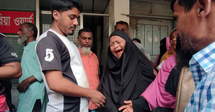 নরসিংদীতে আ’লীগ-বিএনপি সংঘর্ষ: যমুনা টিভির সাংবাদিকের ওপর হামলা