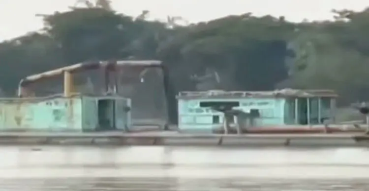 অবৈধভাবে বালু তোলায় নড়াইলে দেড় লাখ টাকা জরিমানা