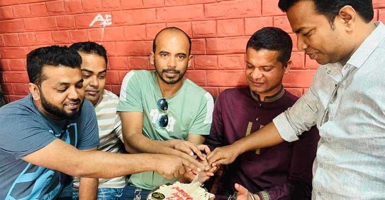 আদালতের গারদখানায় হত্যা মামলার আসামির জন্মদিন উদযাপন