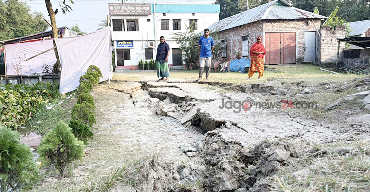 নরসিংদীতে ভূমিকম্পে নিহত ৪, আহত অর্ধশতাধিক, বিদ্যুৎকেন্দ্রে আগুন