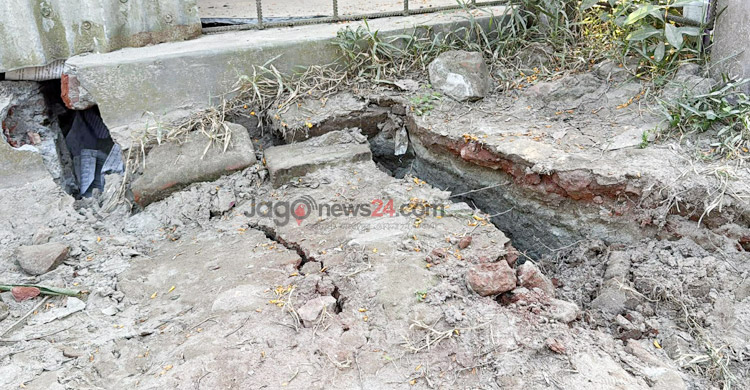 নরসিংদীতে ভূমিকম্পে নিহত ৪, আহত অর্ধশতাধিক, বিদ্যুৎকেন্দ্রে আগুন