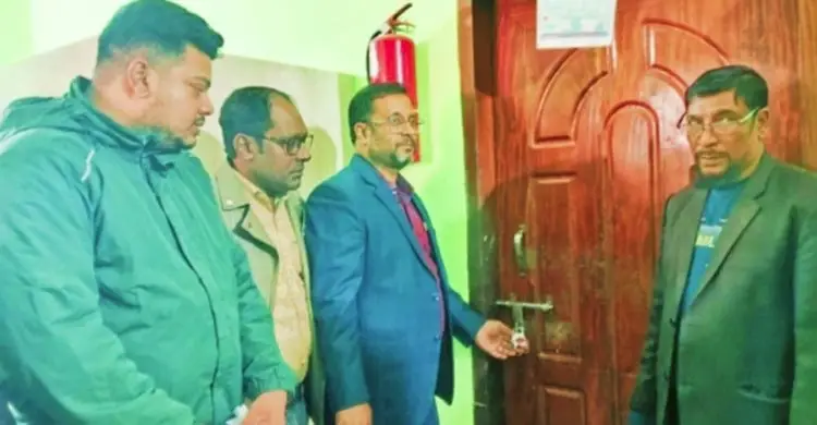 সিজারে কেটে গেছে পেটের নাড়ি, গজ রেখে সেলাই দিলেন চিকিৎসক