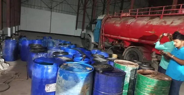 নরসিংদীতে অভিযান চালিয়ে ৯ হাজার লিটার তেল জব্দ