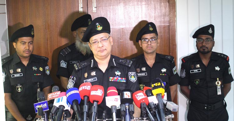 সিরাজগঞ্জে ১৩ লাখ টাকার জালনোটসহ গ্রেফতার ২