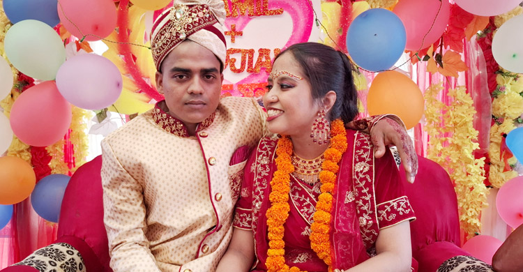 নওগাঁয় এসে প্রেমিককে বিয়ে করলেন মালয়েশিয়ান তরুণী