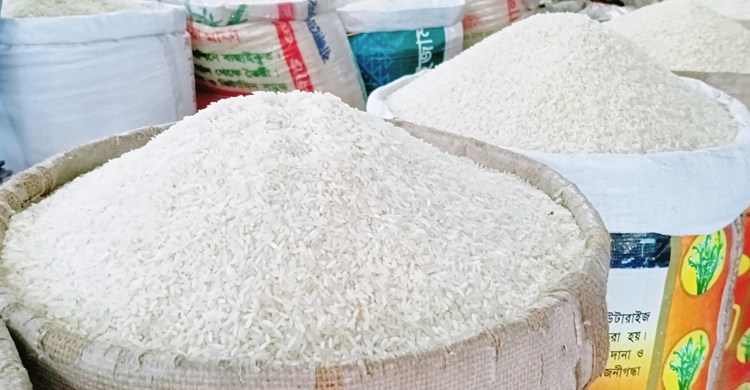 নওগাঁয় খুচরা বাজারে ২-৫ টাকা কমেছে চলের দাম