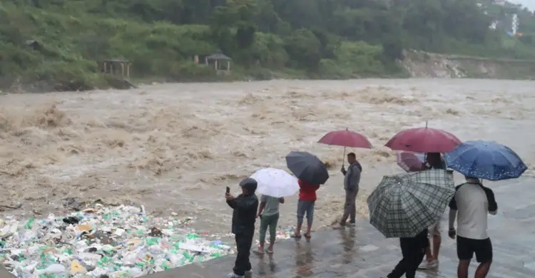 ভারী বৃষ্টির কারণে নেপালে বন্যা-ভূমিধস, নিহত ৪৭