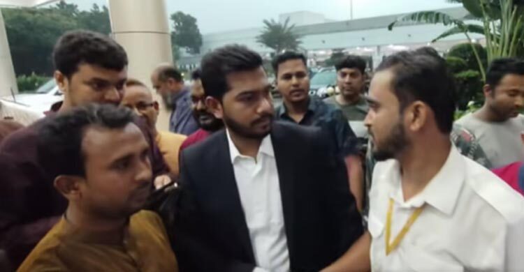 চিকিৎসার জন্য সিঙ্গাপুরের পথে নুরুল হক ‍নুর