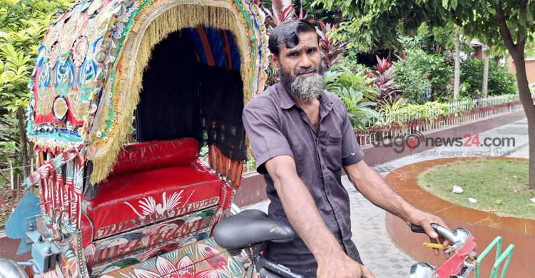‘আরে বেটা লাশ ফালাই রাখছি, দেখছ না? এইডা তোল’