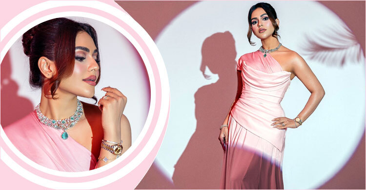 গোলাপি গাউনে মোহময়ী নুসরাত ফারিয়া