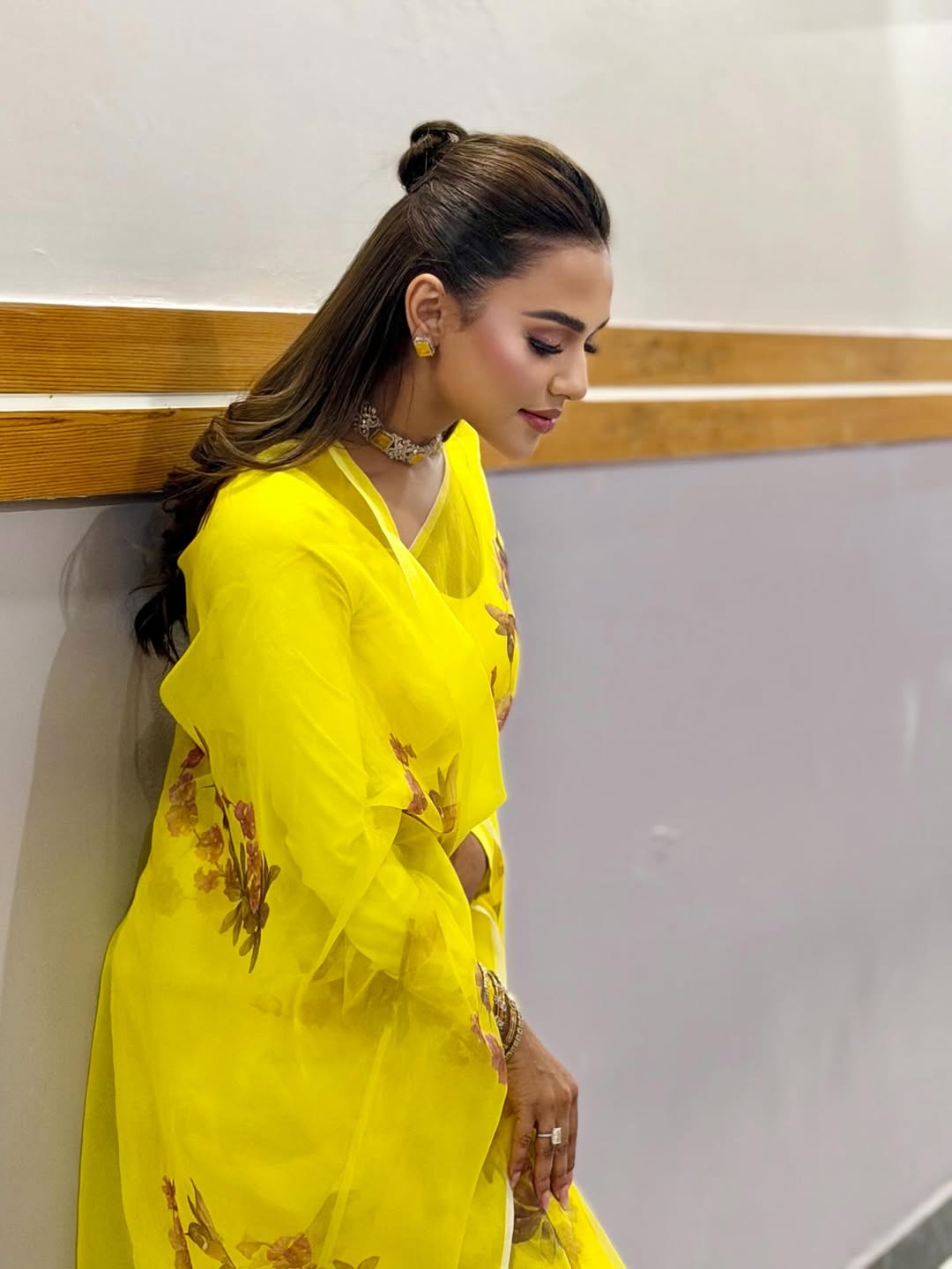 হলুদের মোহনায় নুসরাতের বসন্তবন্দনা