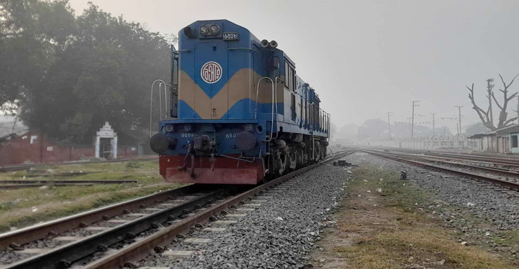 তীব্র শীতে বিপর্যস্ত জনজীবন