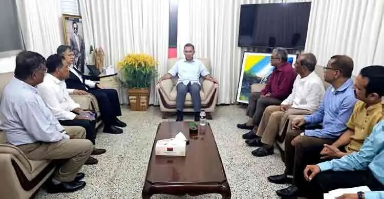 প্রধানমন্ত্রীর সঙ্গে নবনিযুক্ত চুক্তিভিত্তিক কর্মকর্তাদের সাক্ষাৎ