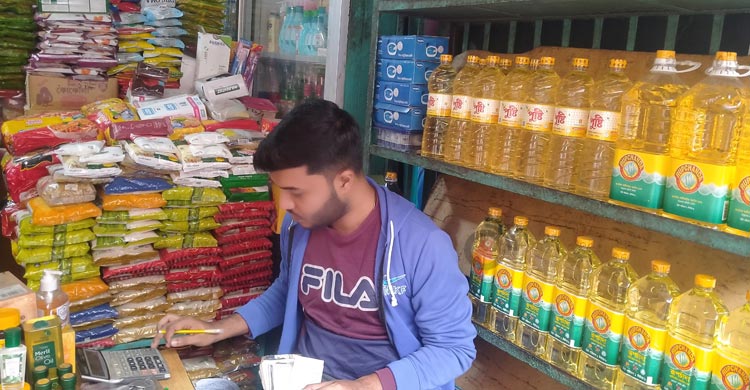 ভোজ্যতেল, ময়মনসিংহ, তেল, দাম, জনদুর্ভোগপোলাও চাল-মসলার গুঁড়া কেনা ছাড়া মিলছে না সয়াবিন তেল