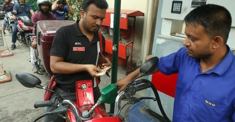 সম্ভাব্য তেল সংকট মোকাবিলায় বাংলাদেশসহ কোন দেশ কী পদক্ষেপ নিচ্ছে?