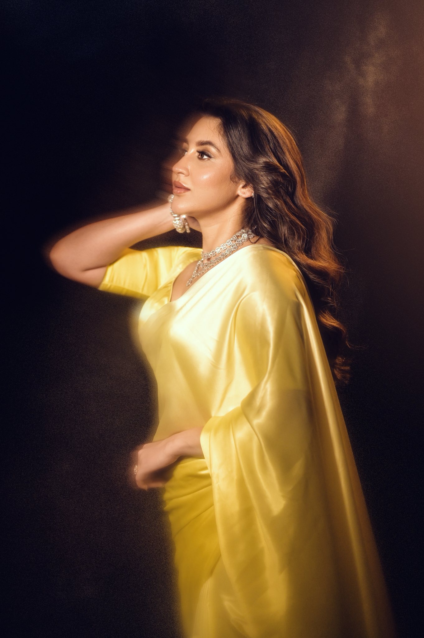 সিম্পল লুকে নজর কাড়লেন ঐন্দ্রিলা