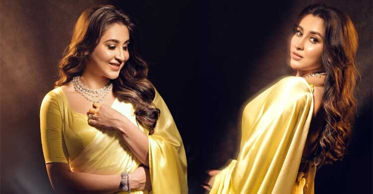 সিম্পল লুকে নজর কাড়লেন ঐন্দ্রিলা