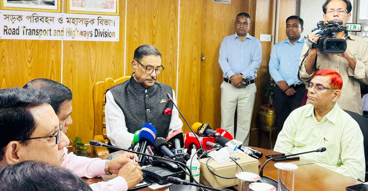 সচিবালয়ে মন্ত্রী-প্রতিমন্ত্রীদের ঈদ শুভেচ্ছা বিনিময়