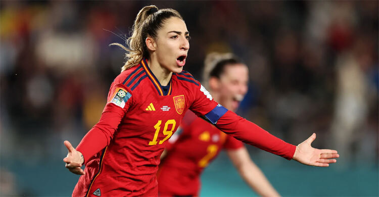 বিশ্বকাপ জয়ের পরই বাবার মৃত্যু সংবাদ শুনলেন স্পেন তারকা