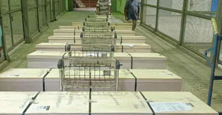 চট্টগ্রামে পৌঁছেছে ওমানে সড়ক দুর্ঘটনায় নিহত ৮ প্রবাসীর লাশ