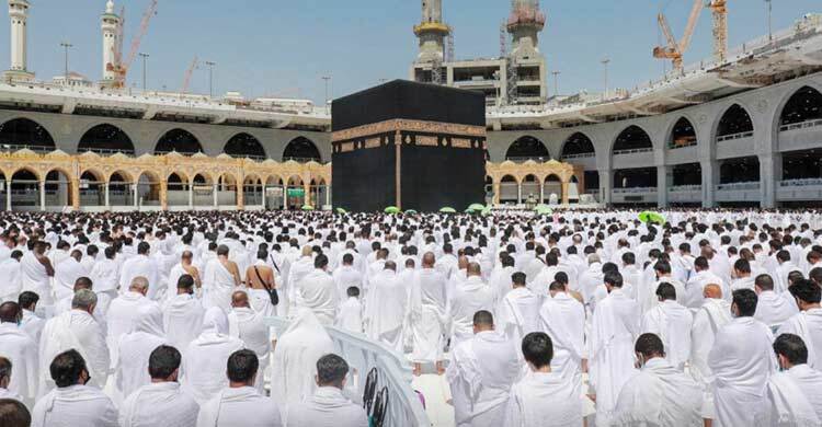 ওমরাহ করানো হচ্ছে দুই চোখ ক্ষতিগ্রস্ত ১১ জুলাই আহতকে