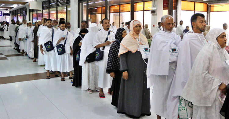 কঠোরতায় বেড়েছে ওমরাহ ভিসার ফি