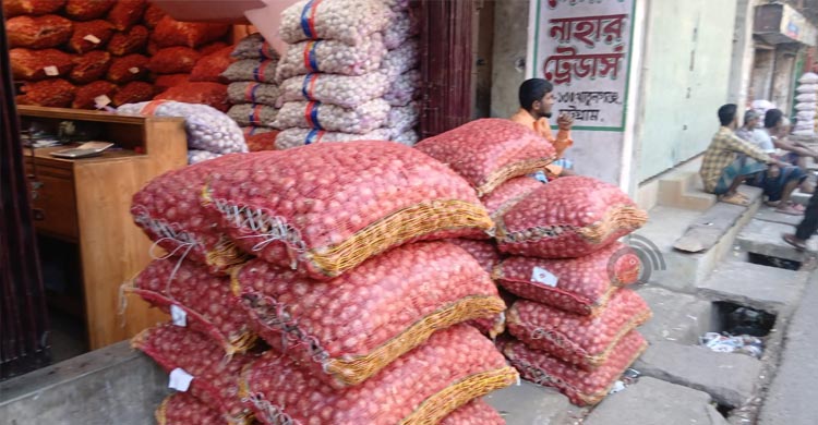 পেঁয়াজ নিয়ে ভারতের ‘কান্না’, দেশের কৃষকের ‘হাসি’