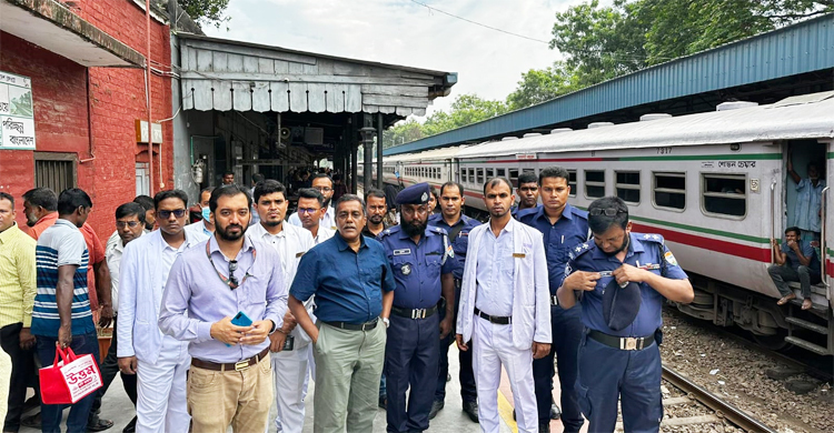 বিনা টিকিটে ট্রেন ভ্রমণ, ২৩ যাত্রীর কারাদণ্ড