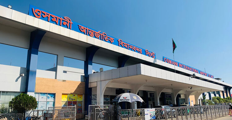 ঘুসি মেরে বিমানের মনিটর ভাঙলেন যাত্রী, জরিমানা ১১ লাখ টাকা