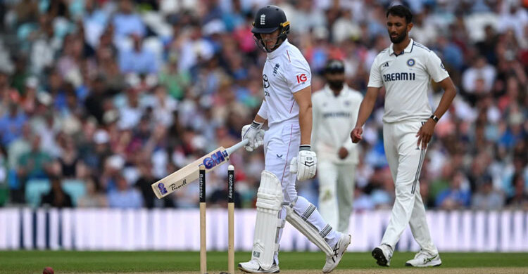 রোমাঞ্চ বাকি রেখেই দিন শেষ করলো ইংল্যান্ড