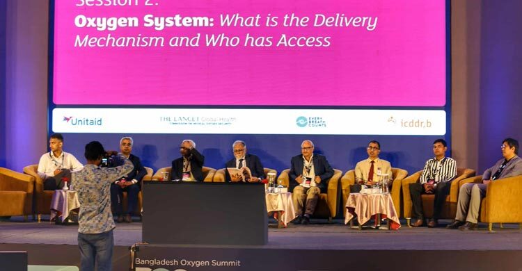 হাসপাতালে অক্সিজেন স্বল্পতা রয়েছে, এর দায় সরকারের: স্বাস্থ্যসচিব