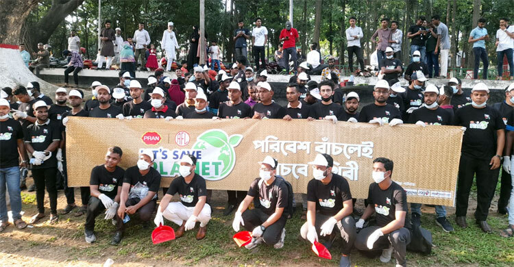 তিন কিলোমিটার রাস্তায় প্লাস্টিক বর্জ্য সংগ্রহ করলো প্রাণ-আরএফএল