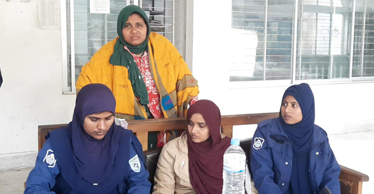 হত্যা মামলার ১৬ আসামির জামিন, বিচারককে জুতা নিক্ষেপ বাদীর