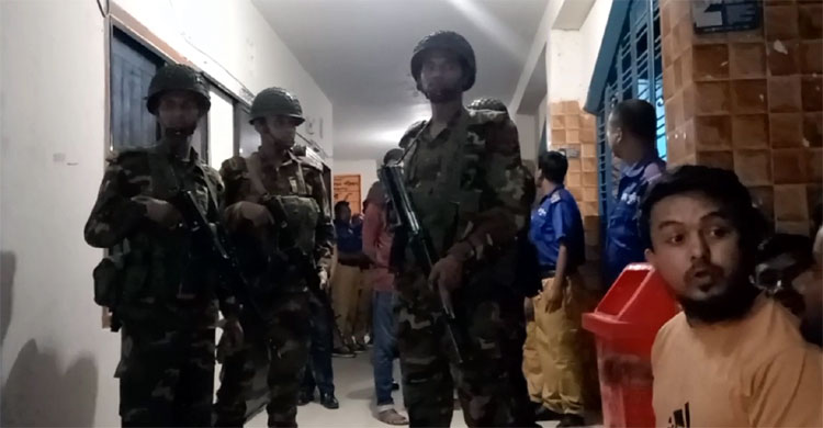 ১১ ইউপি সদস্যকে আটকালো উপকারভোগীরা, ধরে নিয়ে গেলো সেনাবাহিনী