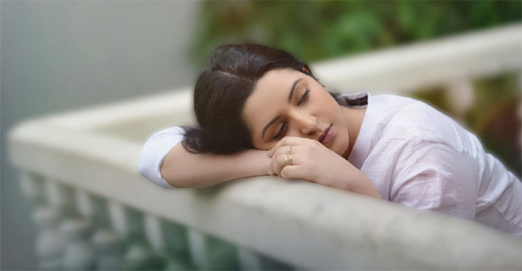 আরও পড়ুন হাসপাতালে ছেলেকে বুকে জড়িয়ে আবেগী পরীমনি  প্যানিক অ্যাটাকে হাসপাতালে ভর্তি পরীমনি 