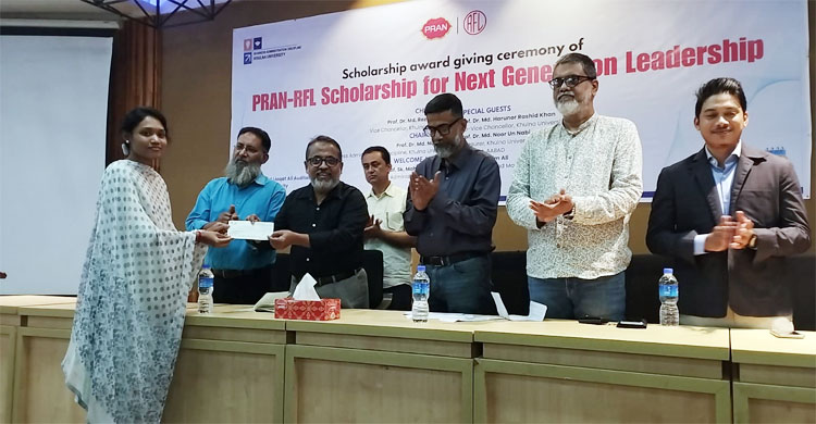 খুলনা বিশ্ববিদ্যালয়ের ১০ শিক্ষার্থীকে বৃত্তি দিলো প্রাণ-আরএফএল