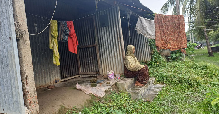দুই যুগেও সংস্কার হয়নি, ঘর ছেড়েছেন ২০০ পরিবার