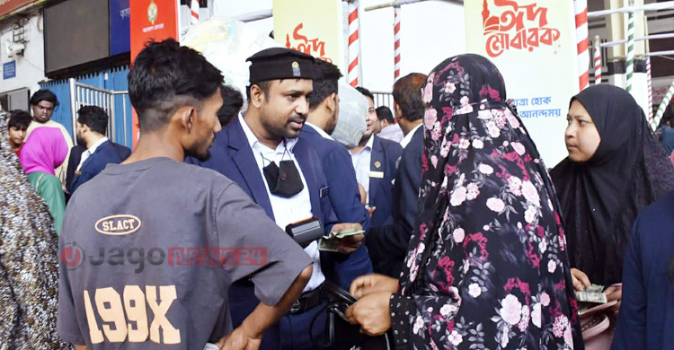 ঈদযাত্রা: নিরাপদ ও স্বস্তিতে বাড়ি ফিরতে অনেকের পছন্দ ট্রেন