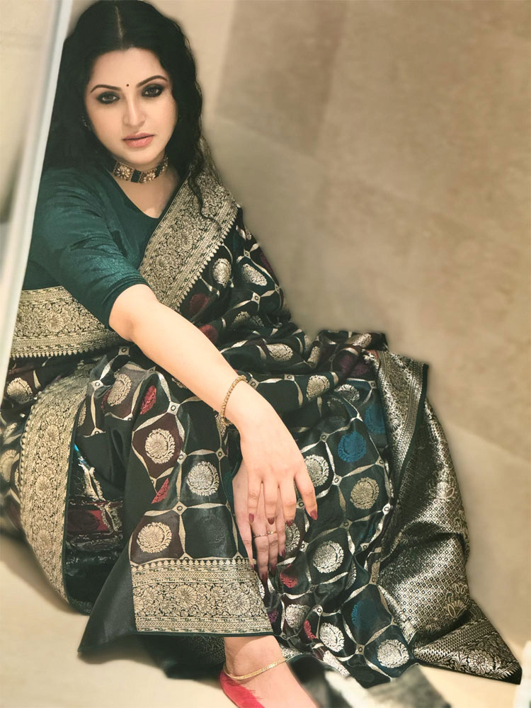 আরও পড়ুন হাসপাতালে ছেলেকে বুকে জড়িয়ে আবেগী পরীমনি  প্যানিক অ্যাটাকে হাসপাতালে ভর্তি পরীমনি 