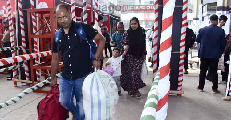 ঈদযাত্রা: নিরাপদ ও স্বস্তিতে বাড়ি ফিরতে অনেকের পছন্দ ট্রেন