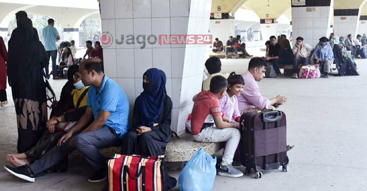 ঈদযাত্রা: নিরাপদ ও স্বস্তিতে বাড়ি ফিরতে অনেকের পছন্দ ট্রেন