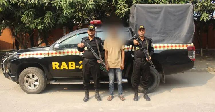 ছিনতাইকারী চক্রের কথিত গডফাদার ‘রক্তচোষা জনি’ গ্রেফতার